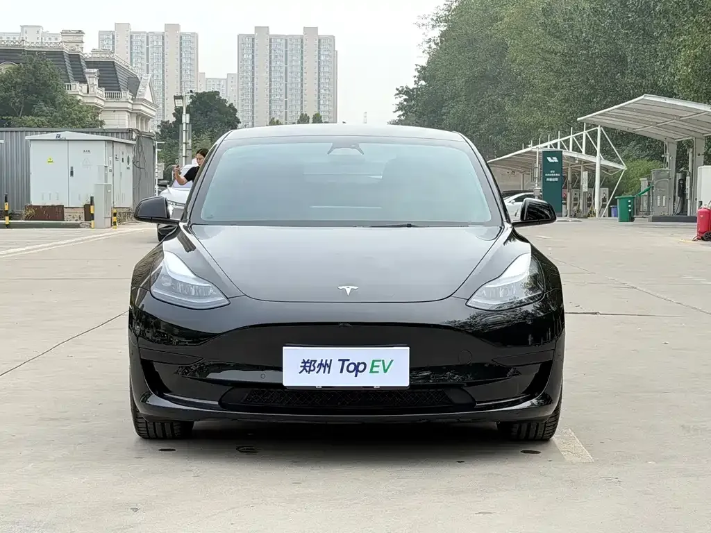Tesla Model 3 — фото 6