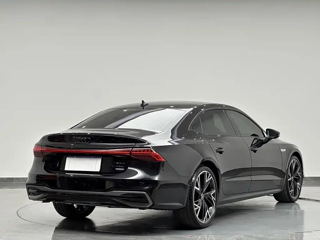 Audi A7L — фото 9