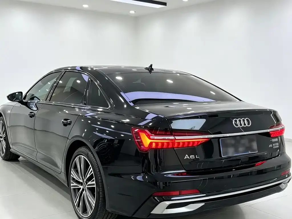 Audi A6L — фото 6
