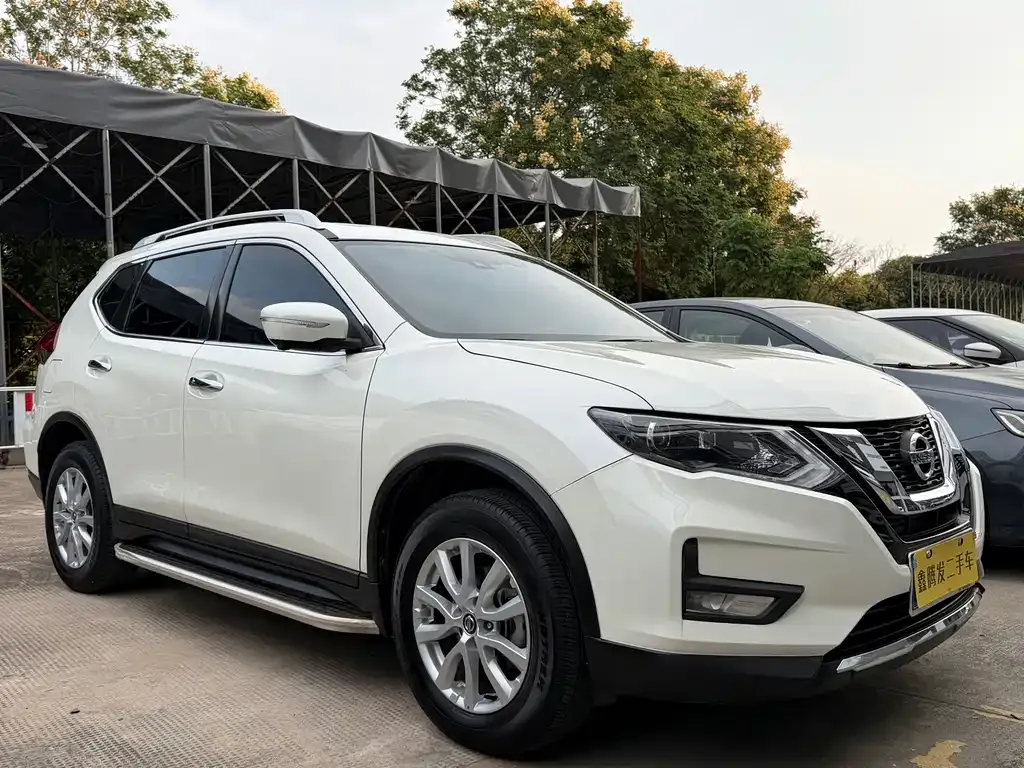 Nissan X-Trail — фото 9
