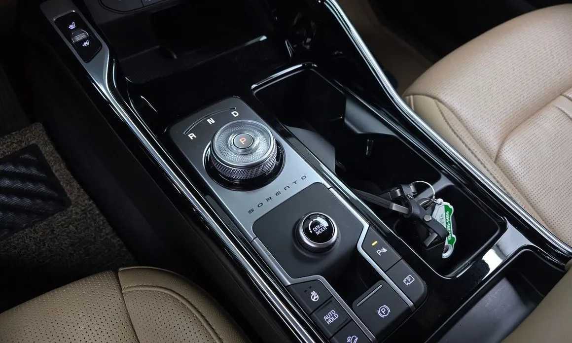 Kia Sorento — фото 10