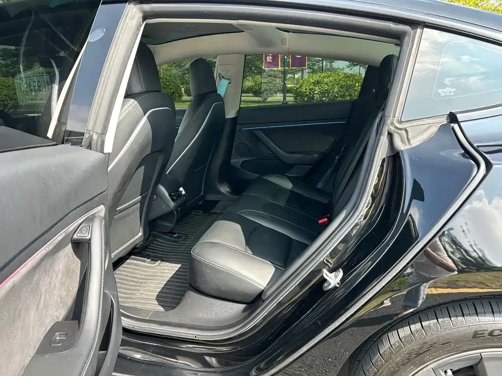 Tesla Model 3 — фото 5
