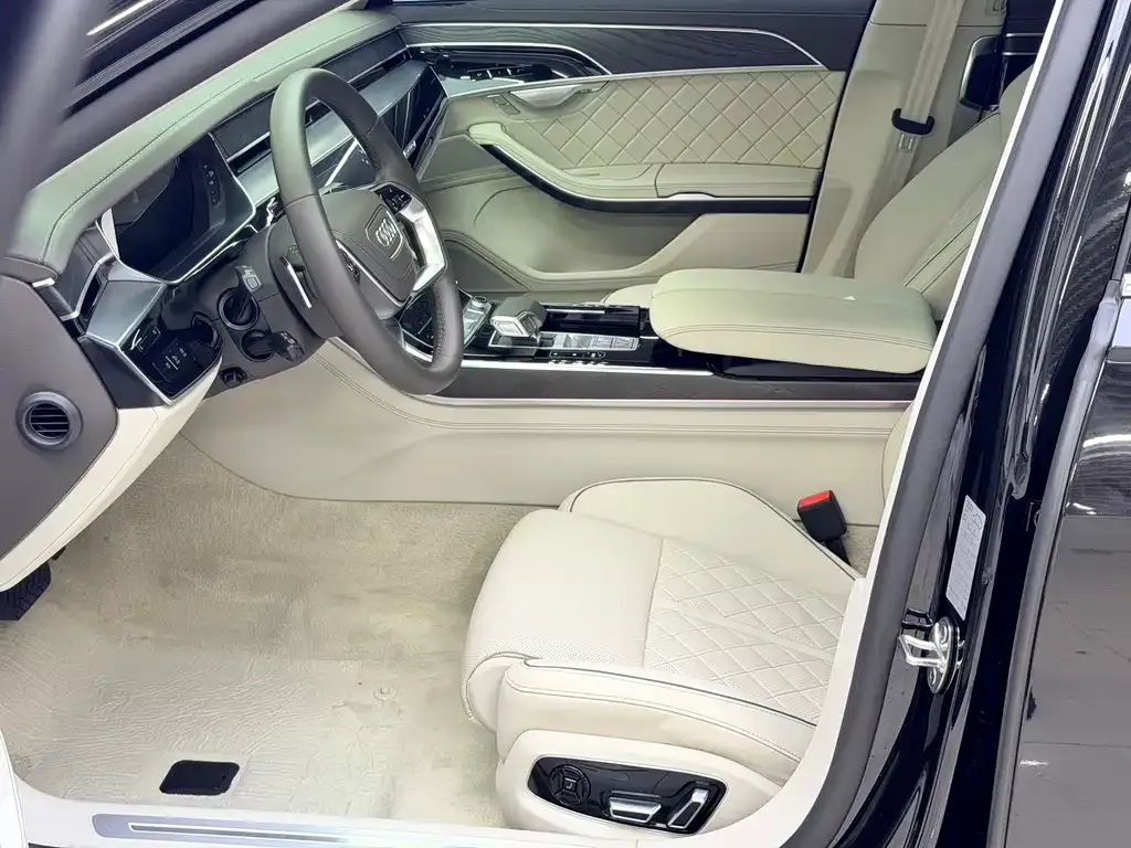 Audi A8 — фото 3