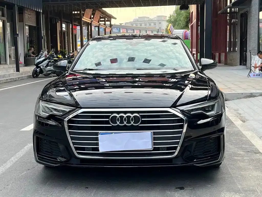 Audi A6L — фото 1