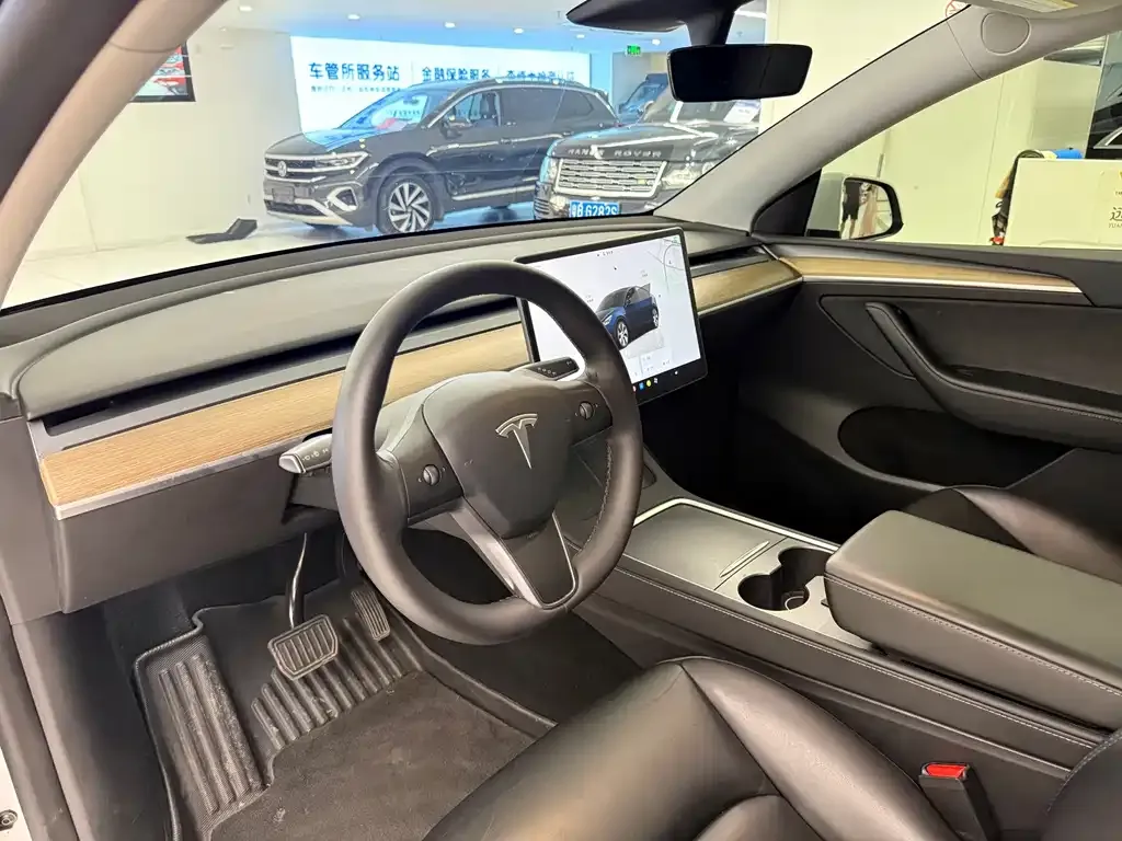 Tesla Model Y — фото 4