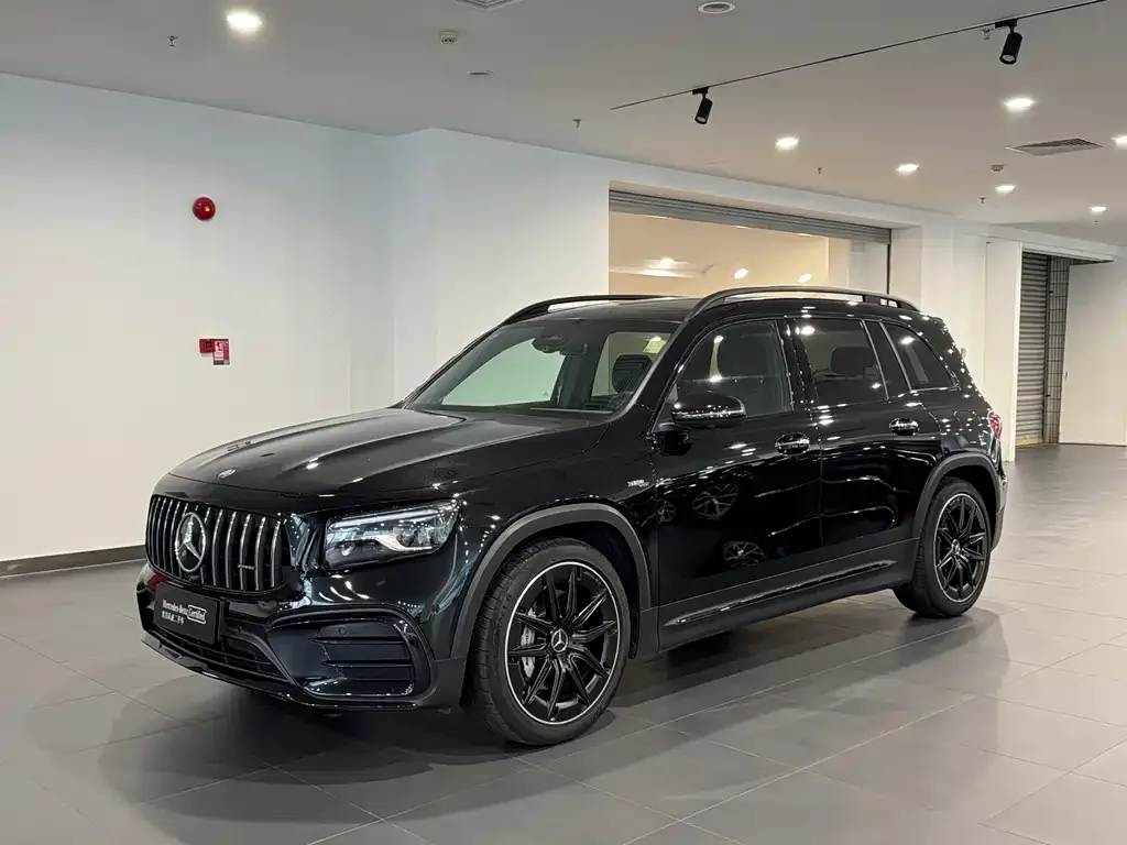 Mercedes-Benz GLB AMG — фото 1