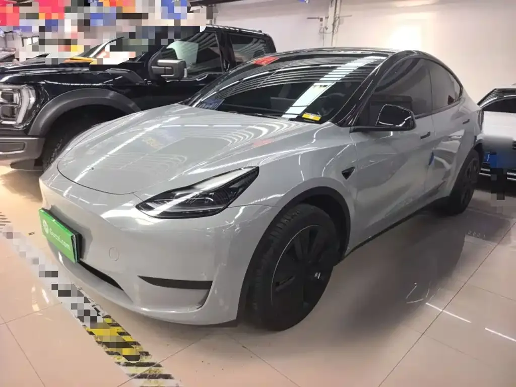 Tesla Model Y — фото 7