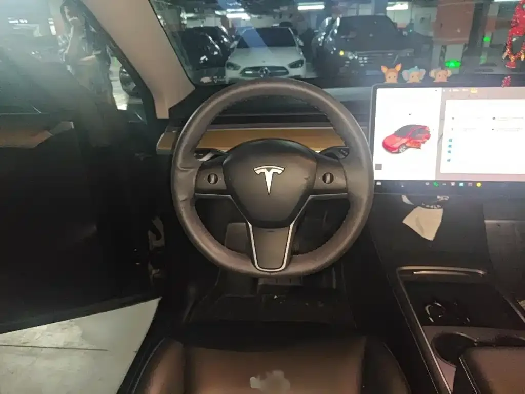 Tesla Model Y — фото 4