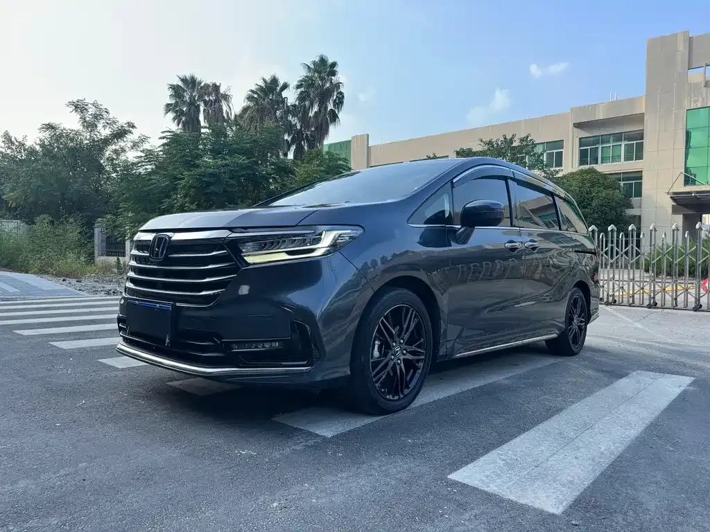 Honda Odyssey — фото 1