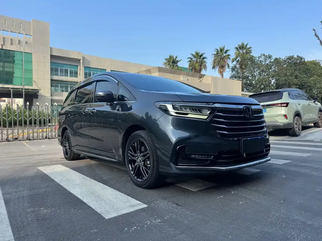 Honda Odyssey — фото 10