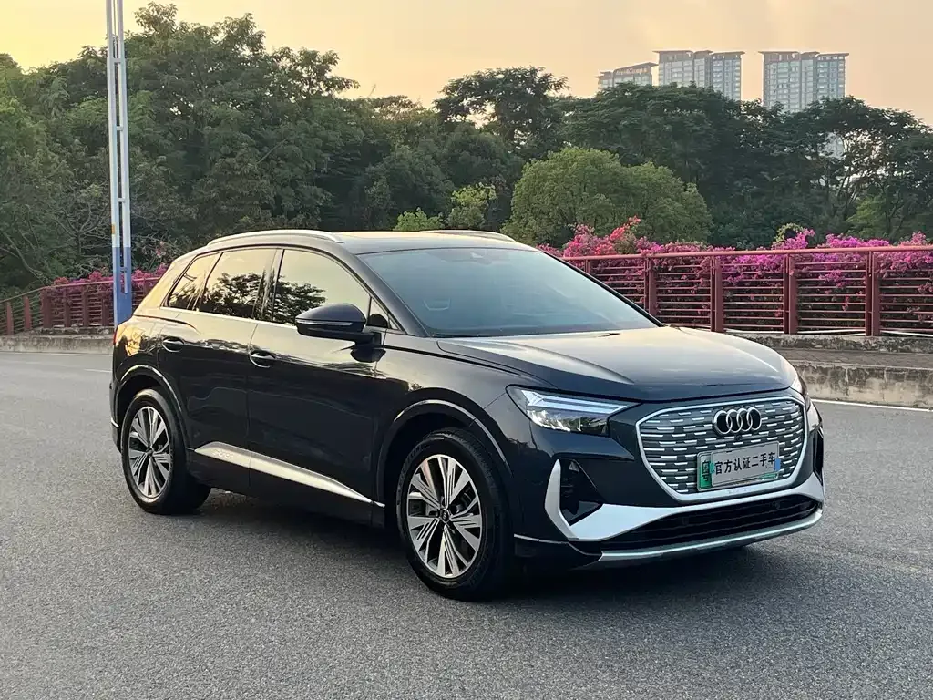 Audi Q4 e-tron — фото 10