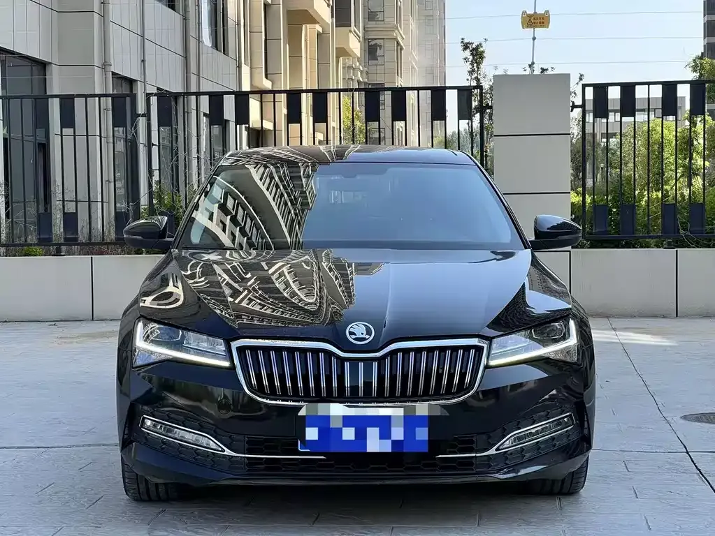 Skoda Superb — фото 3