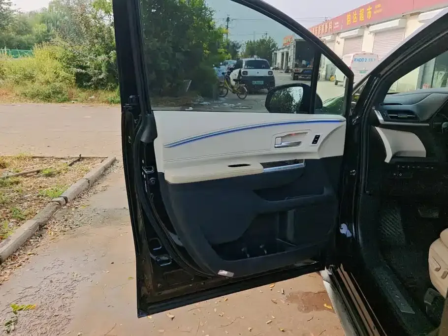 Toyota Granvia — фото 2