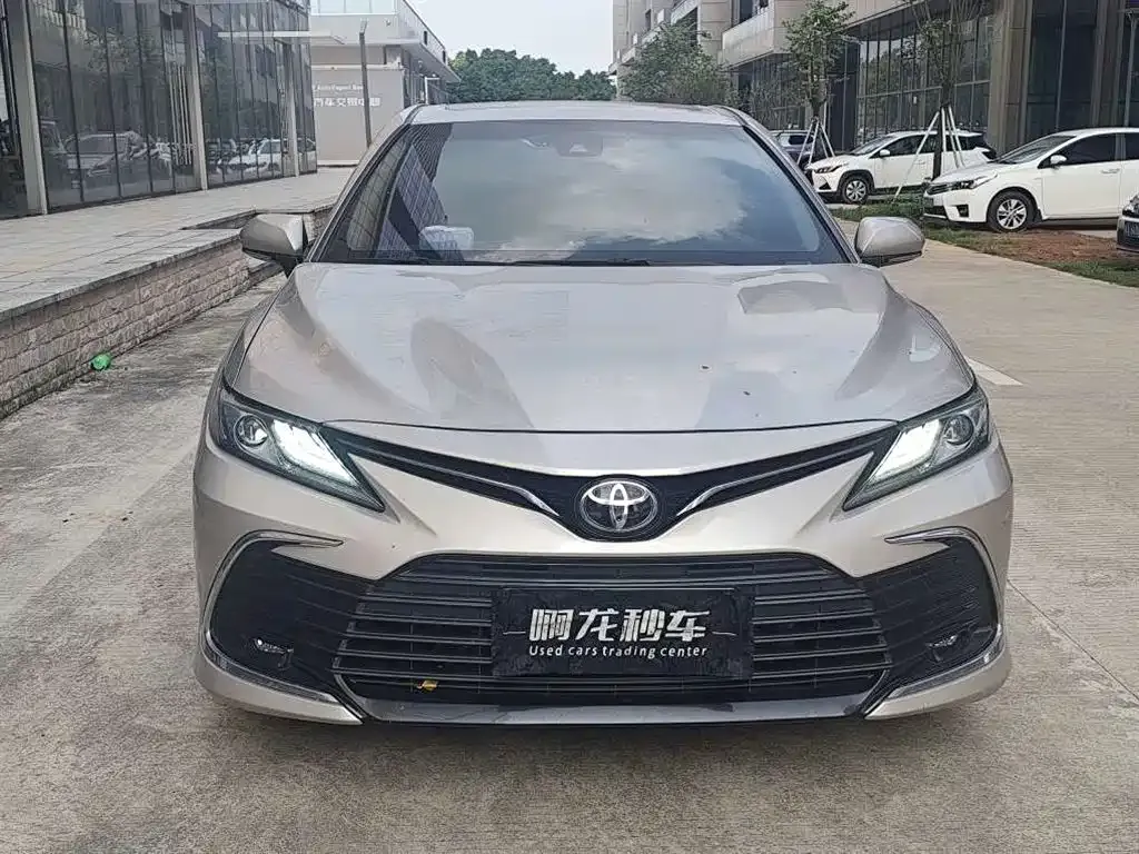 Toyota Camry — фото 9