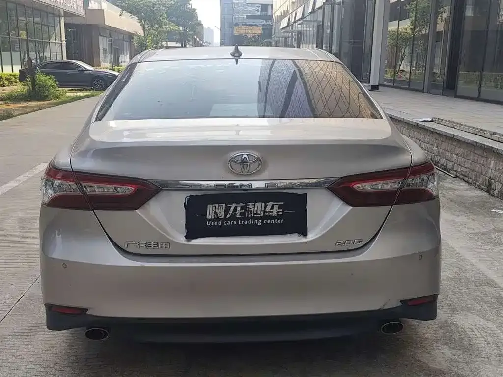 Toyota Camry — фото 4