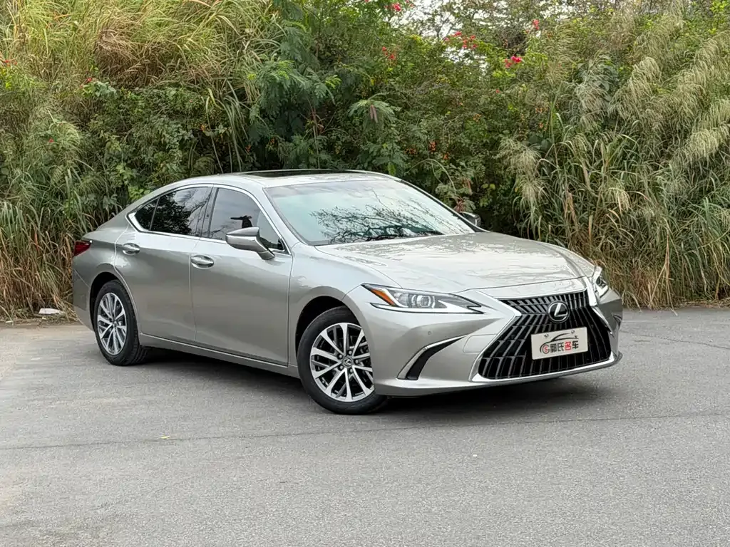 Lexus ES — фото 9