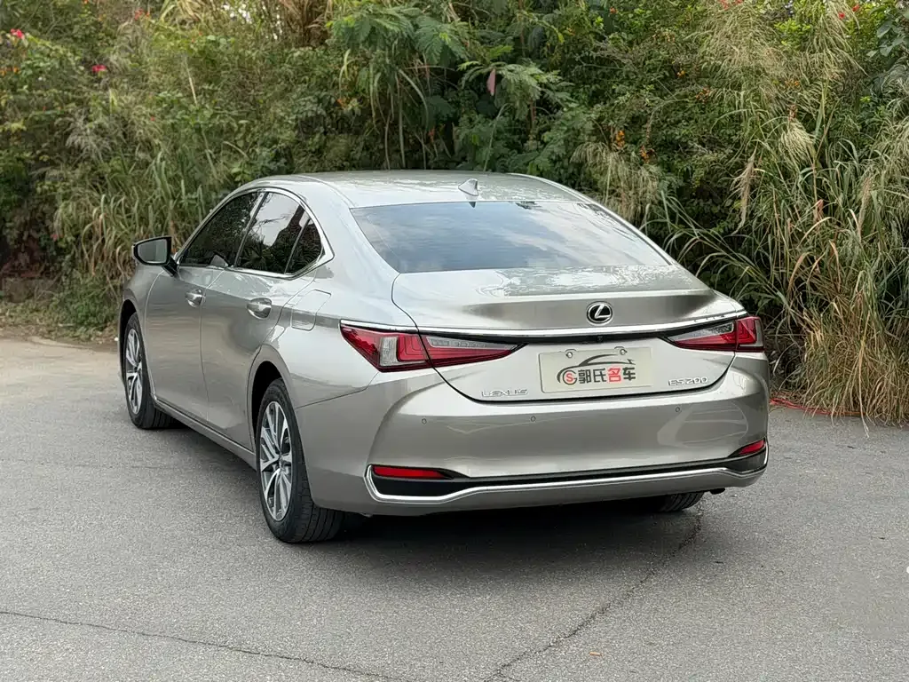 Lexus ES — фото 3