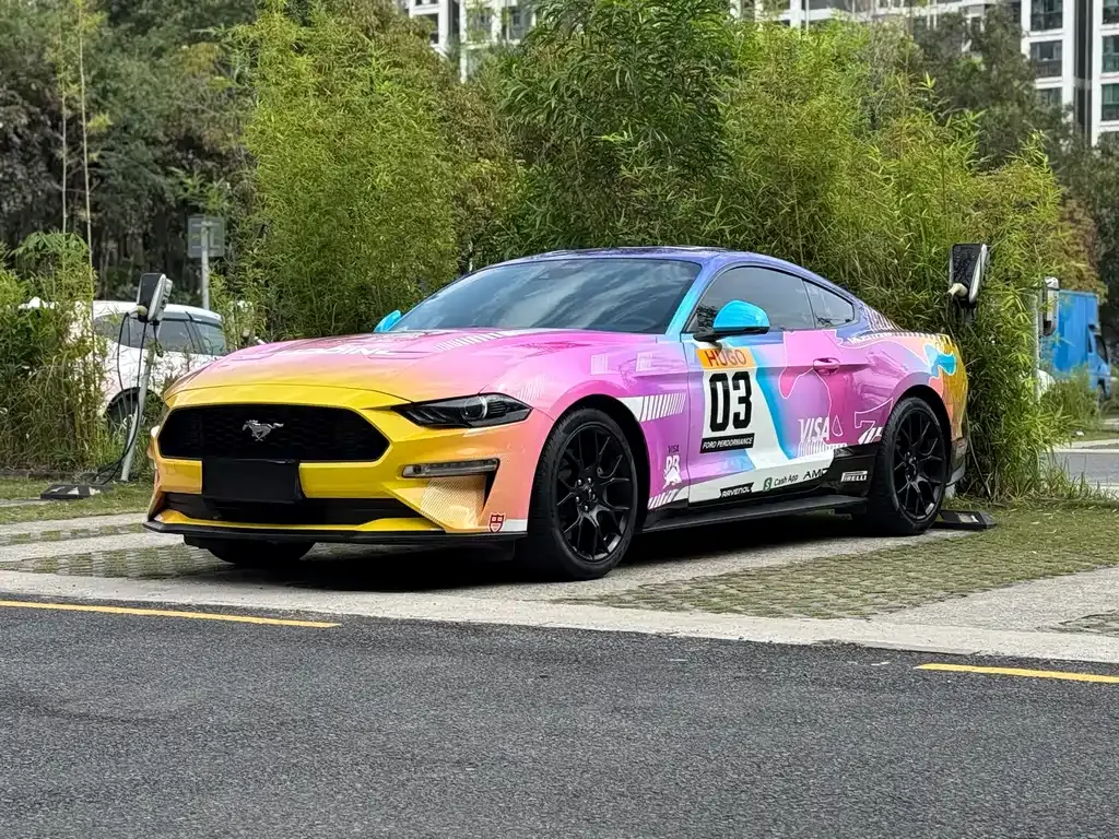 Ford Mustang — фото 1