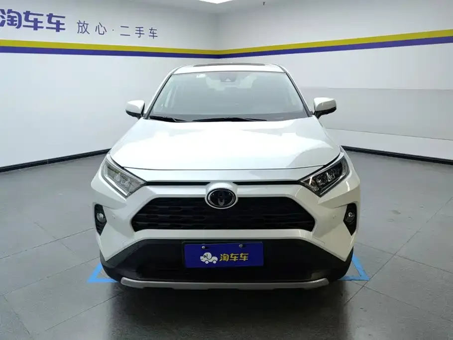 Toyota RAV4 — фото 5