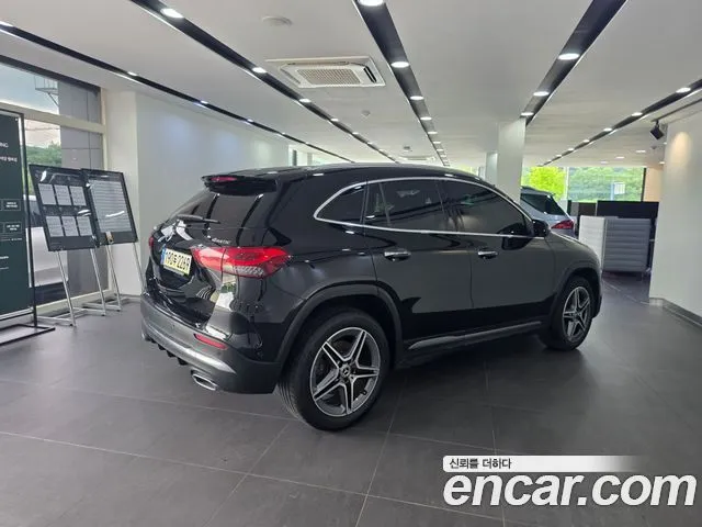 Mercedes-Benz GLA-Class — фото 8