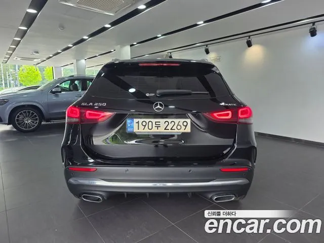 Mercedes-Benz GLA-Class — фото 10