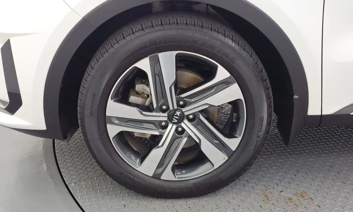 Kia Sorento — фото 10