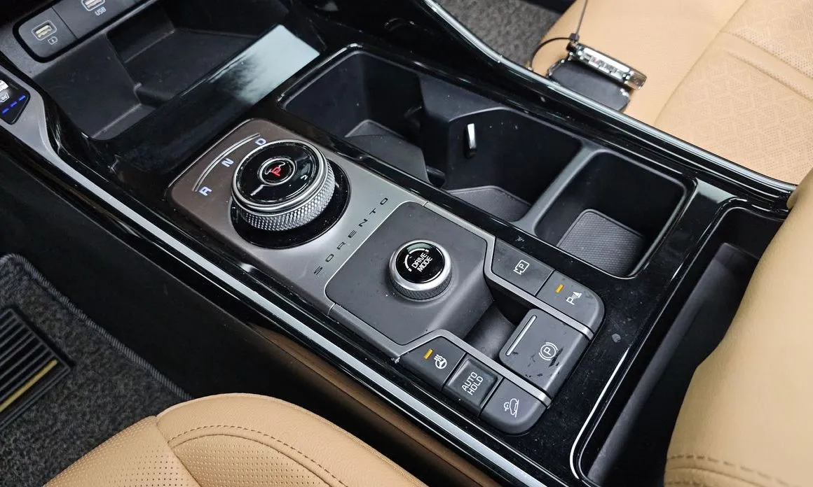 Kia Sorento — фото 9