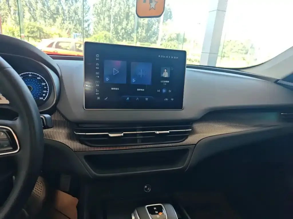 Hongqi E-QM5 — фото 2