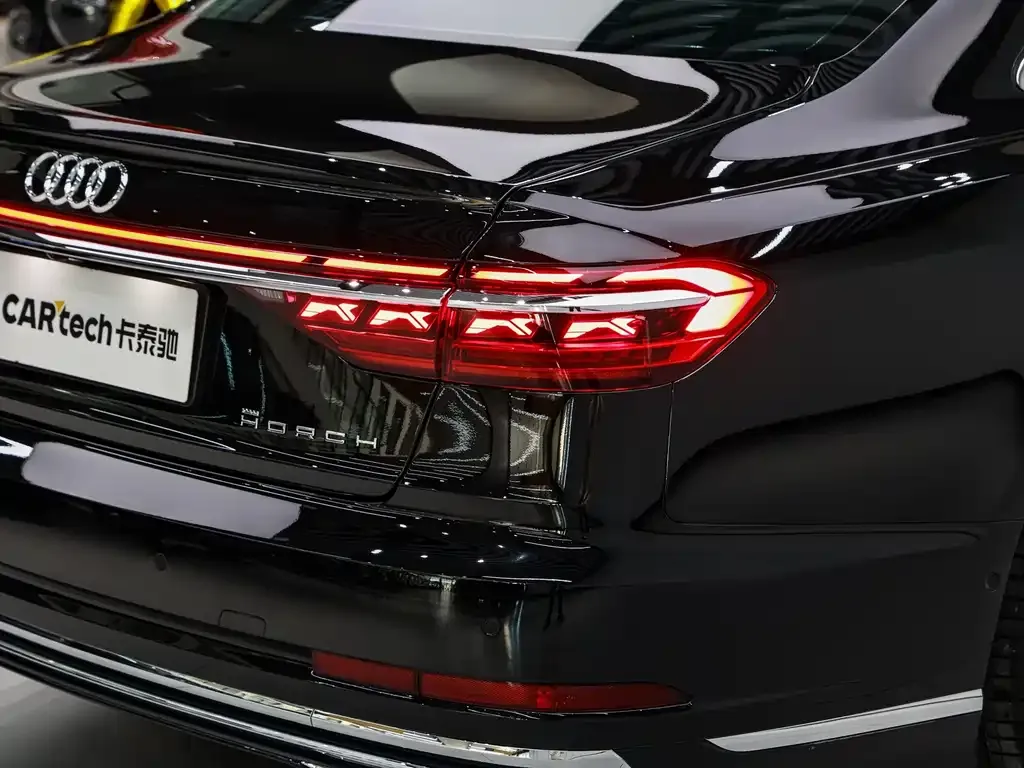 Audi A8 — фото 7