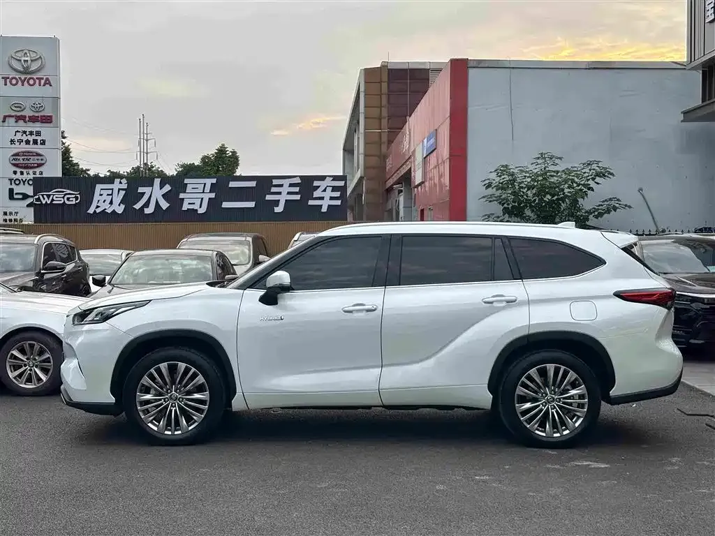 Toyota Highlander — фото 4