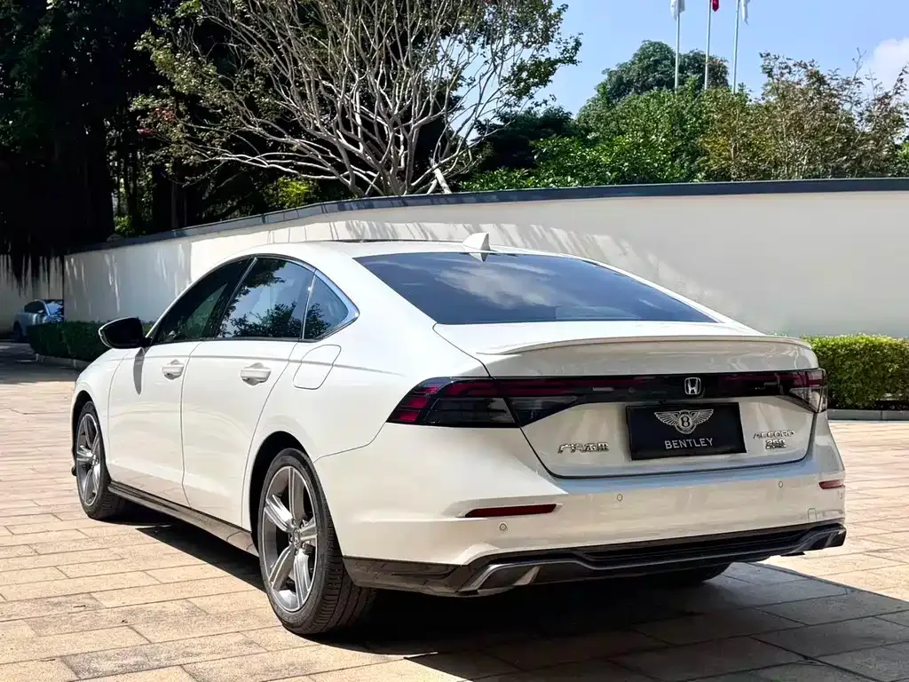 Honda Accord — фото 3
