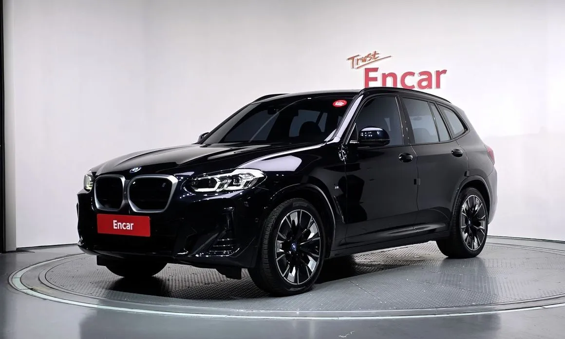 BMW iX3 — фото 1