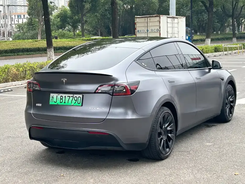 Tesla Model Y — фото 7