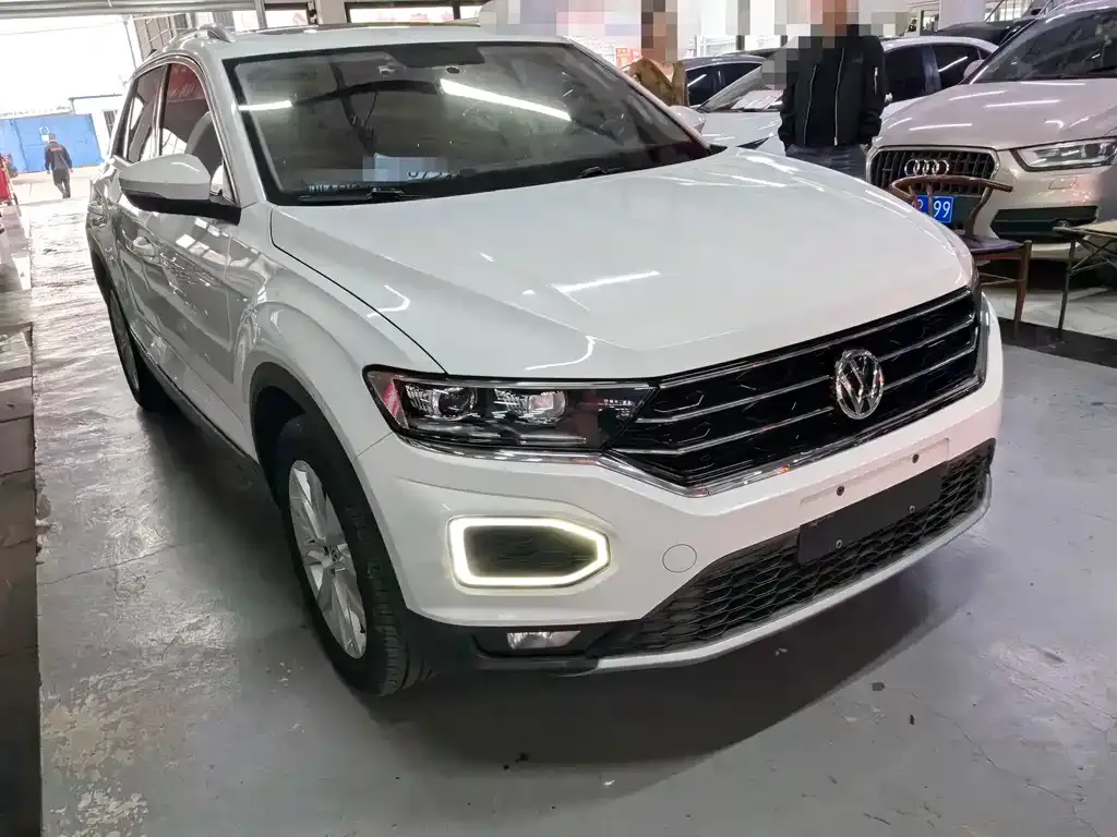 Volkswagen T-Roc — фото 2