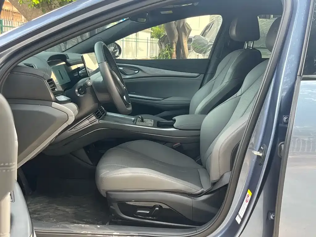 BYD Seal — фото 3
