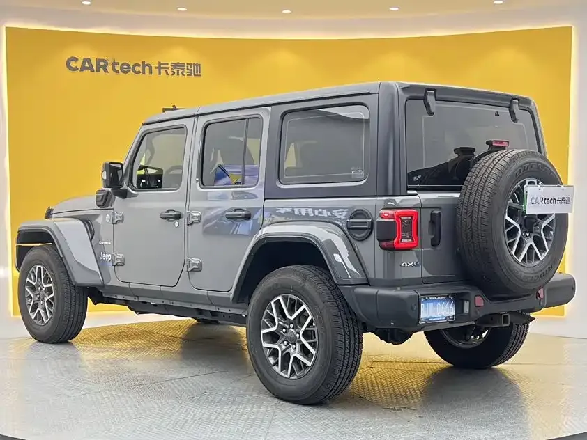 Jeep Wrangler PHEV — фото 3