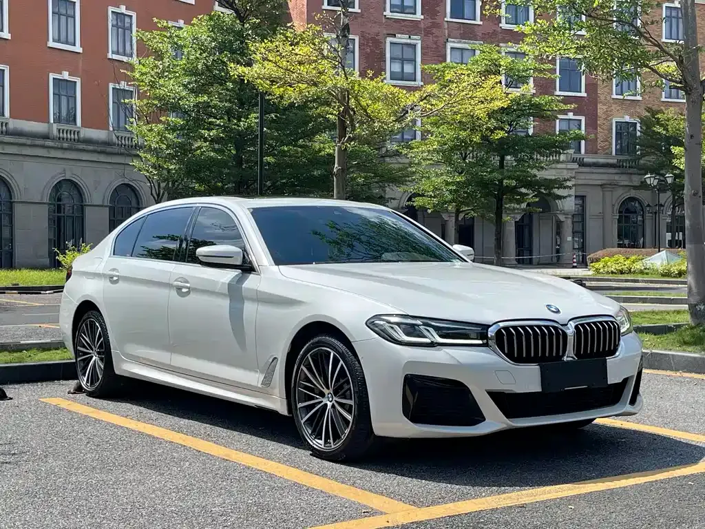 BMW 5 Series — фото 10
