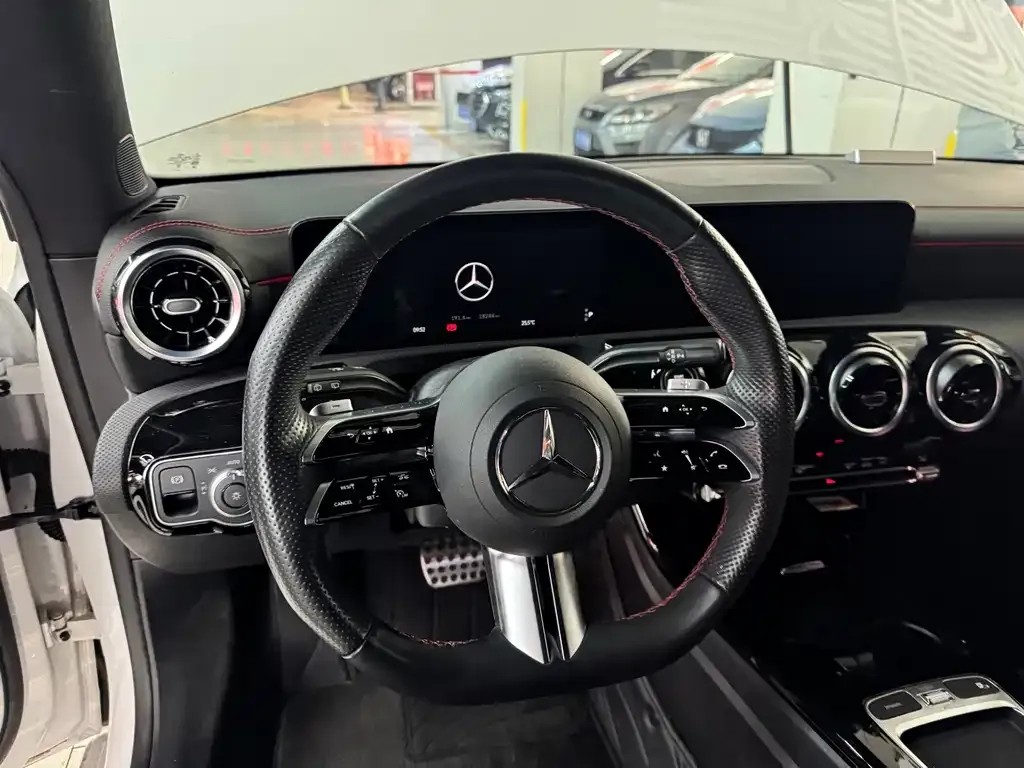 Mercedes-Benz CLA (Import) — фото 9