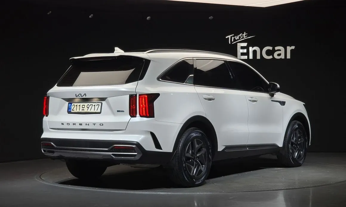 Kia Sorento — фото 8