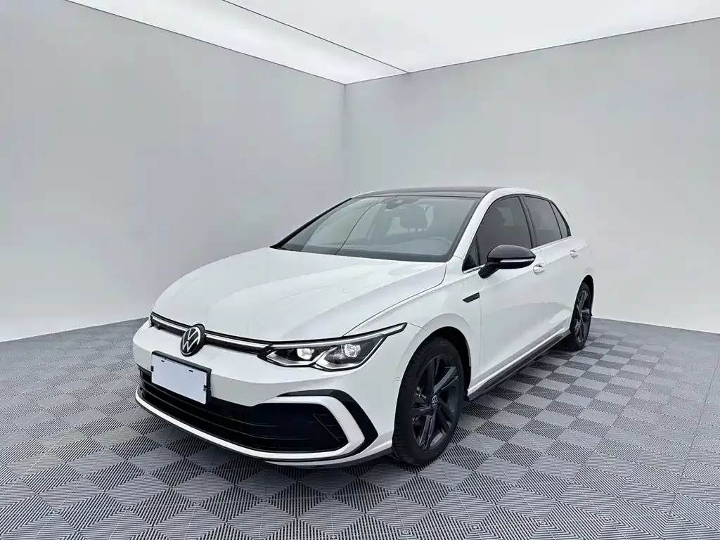 Volkswagen Golf — фото 1