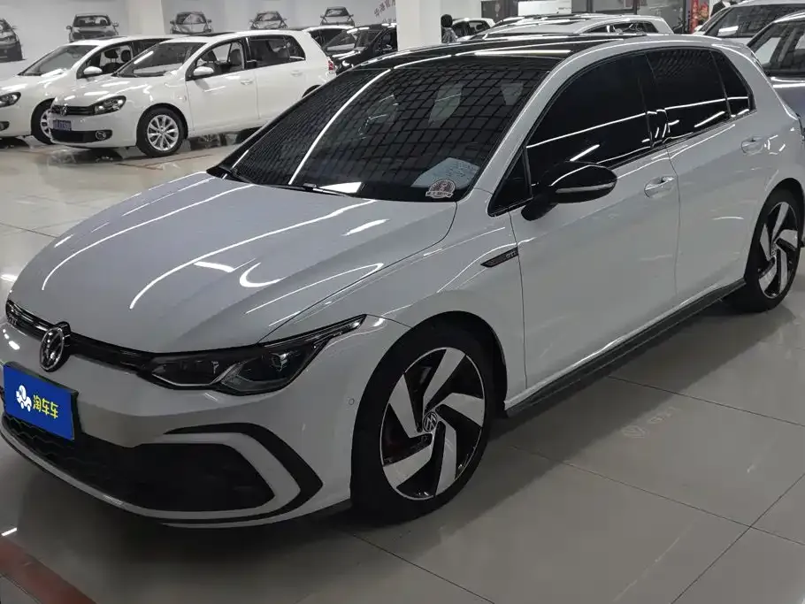 Volkswagen Golf GTI — фото 1