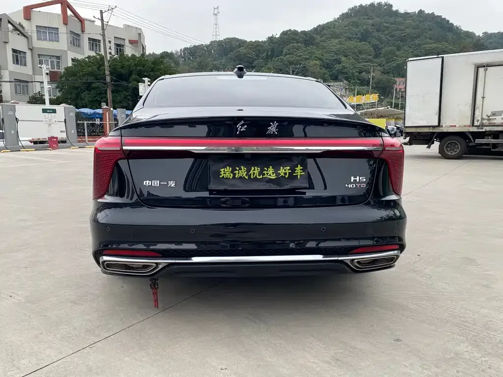 Hongqi H5 — фото 10