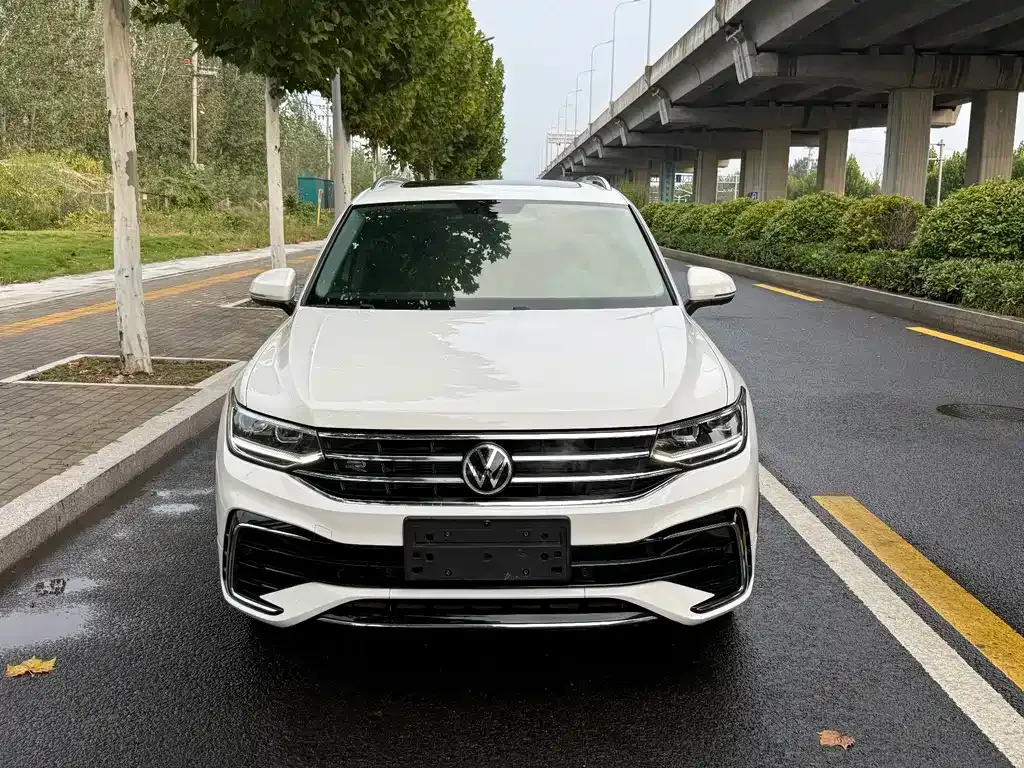Volkswagen Tiguan L — фото 5