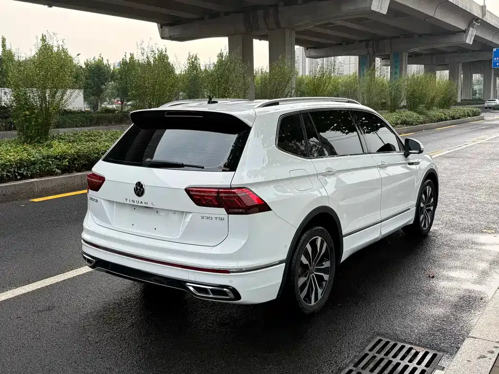 Volkswagen Tiguan L — фото 4