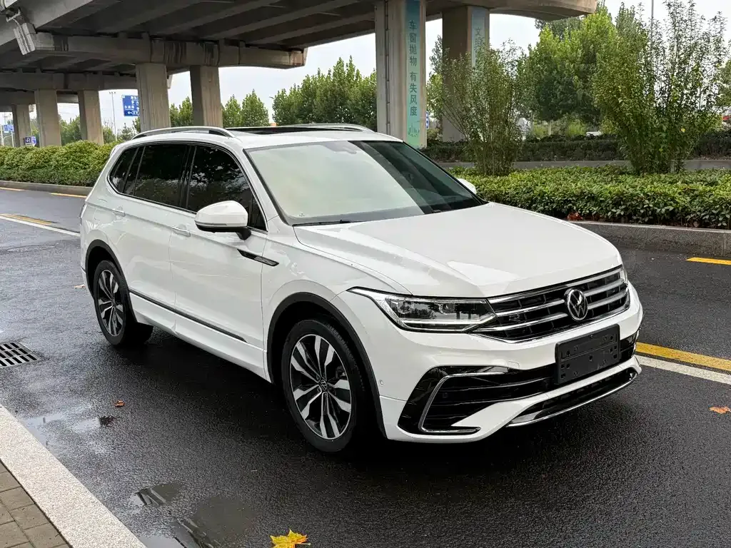 Volkswagen Tiguan L — фото 6
