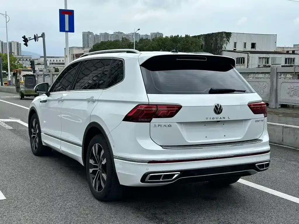 Volkswagen Tiguan L — фото 3