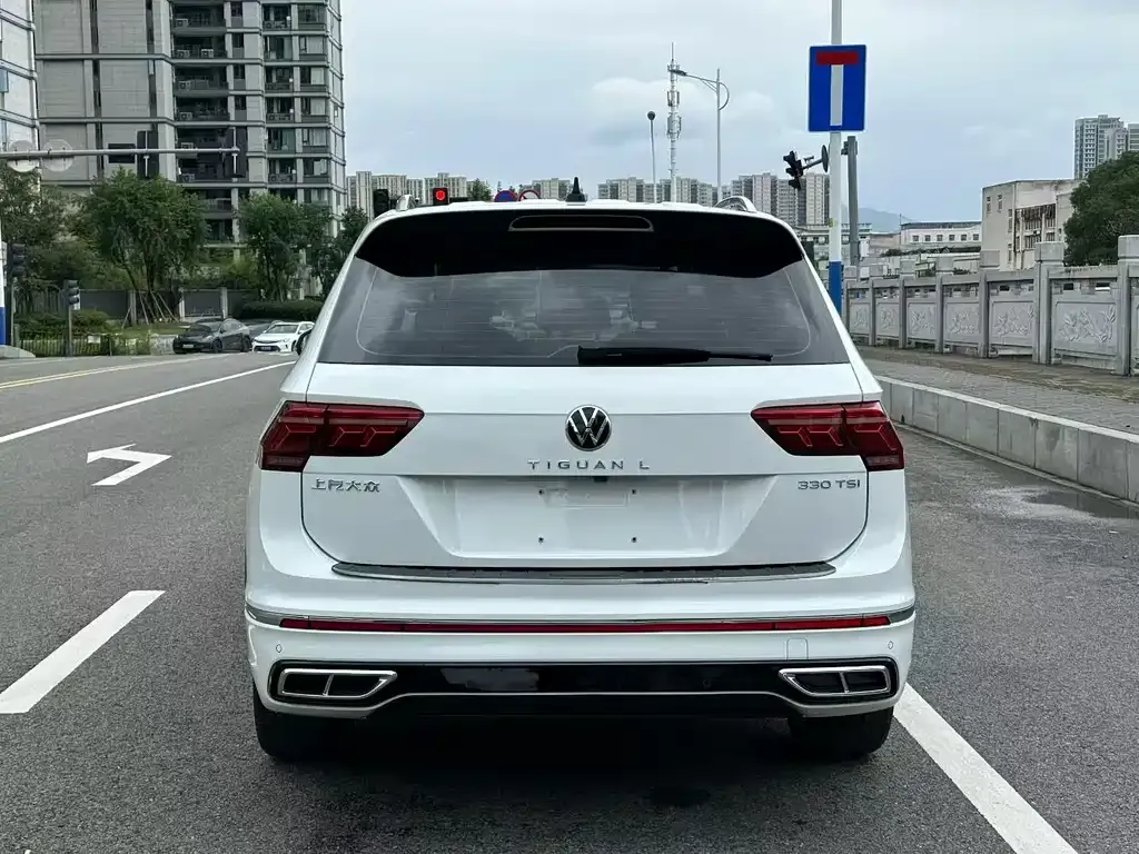 Volkswagen Tiguan L — фото 2
