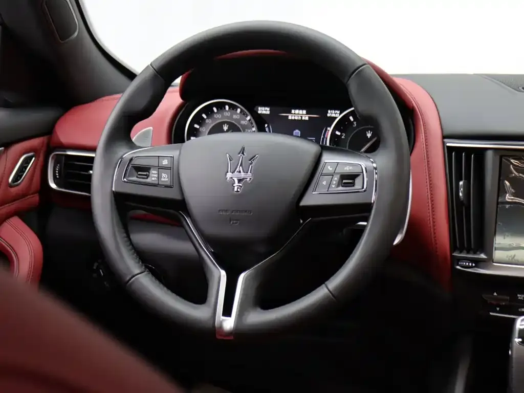 Maserati Levante — фото 2