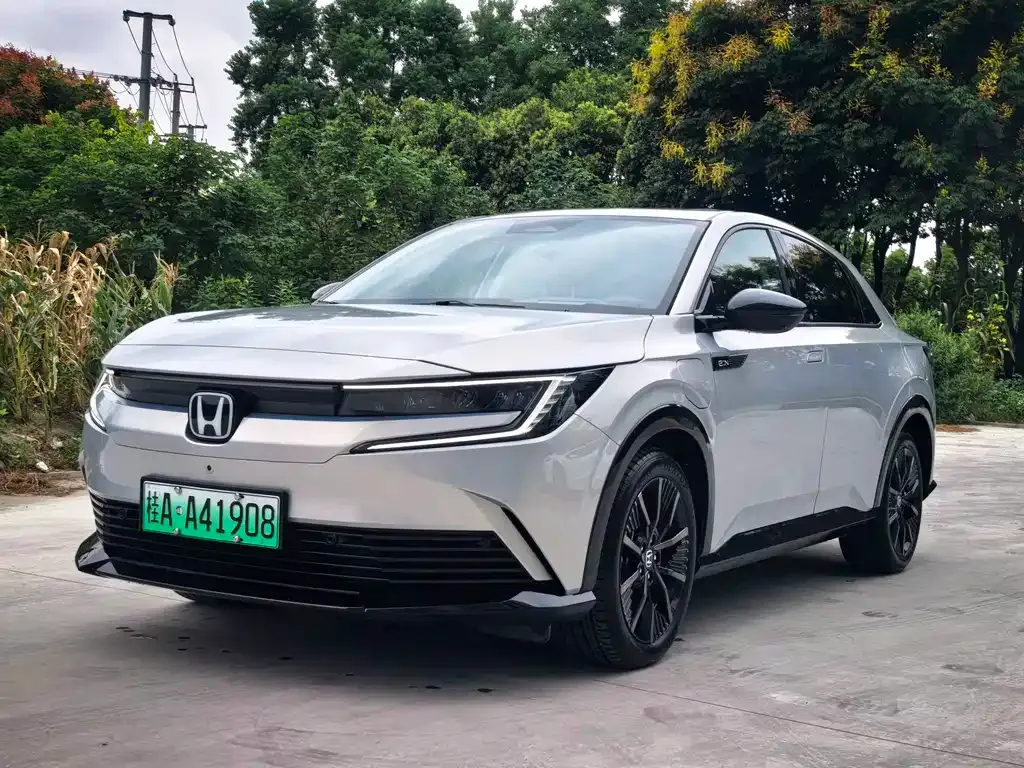 Honda e:NP2 — фото 1