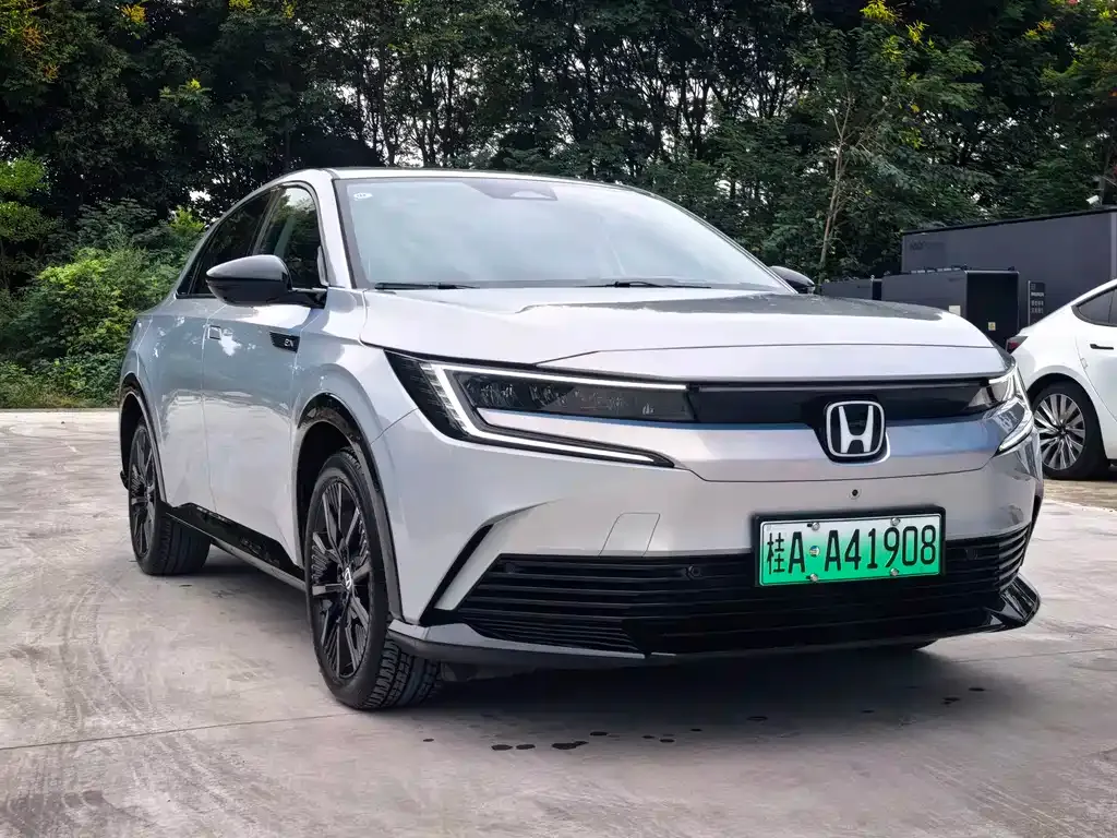 Honda e:NP2 — фото 5